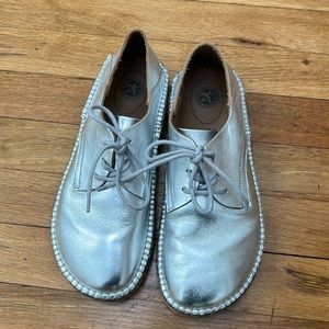 Birkenstock Silver Shoes Size 37 EUC